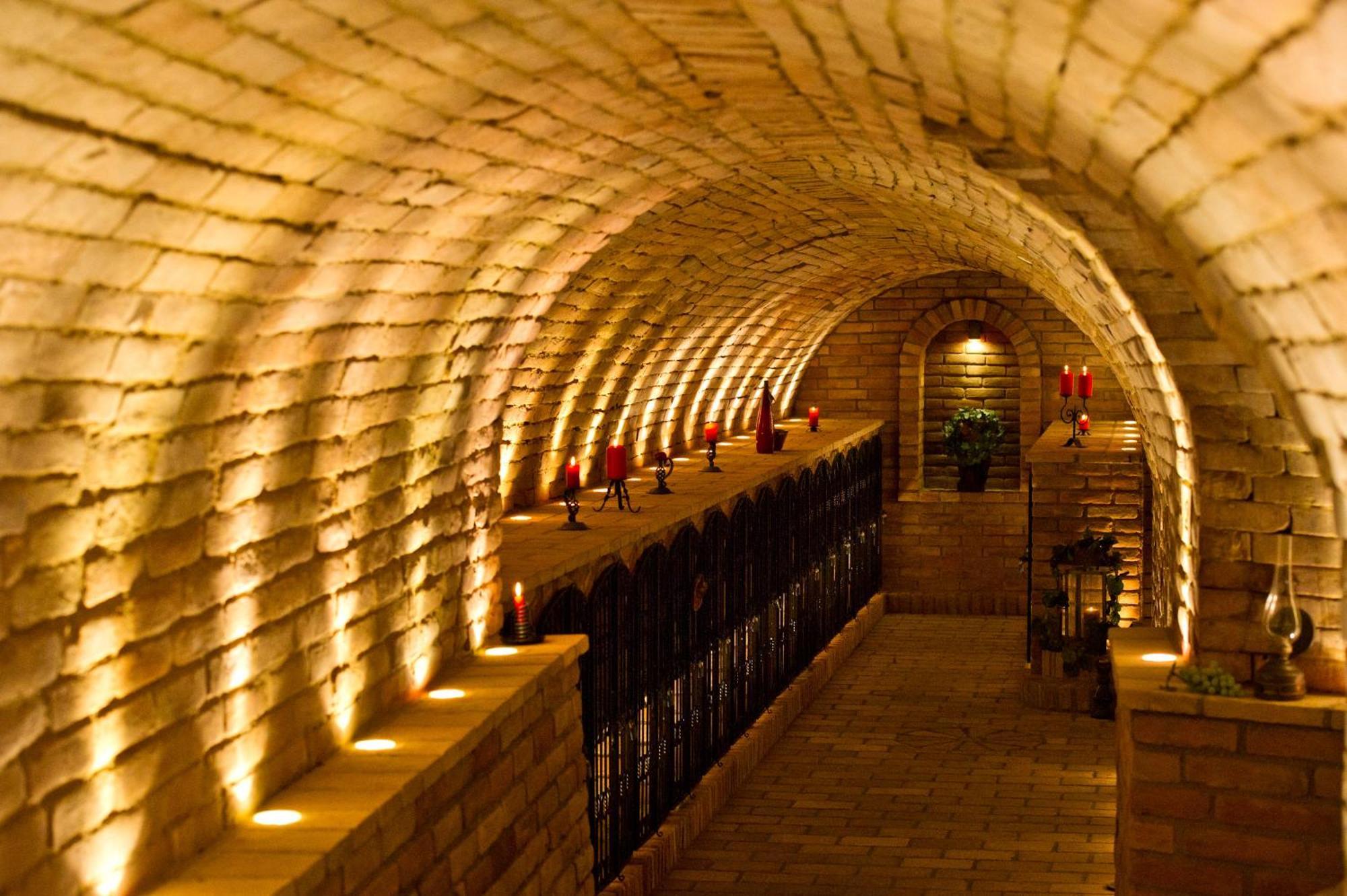 Hotel-Restaurant-Vinothek Felix Sommer Auersthal Kültér fotó
