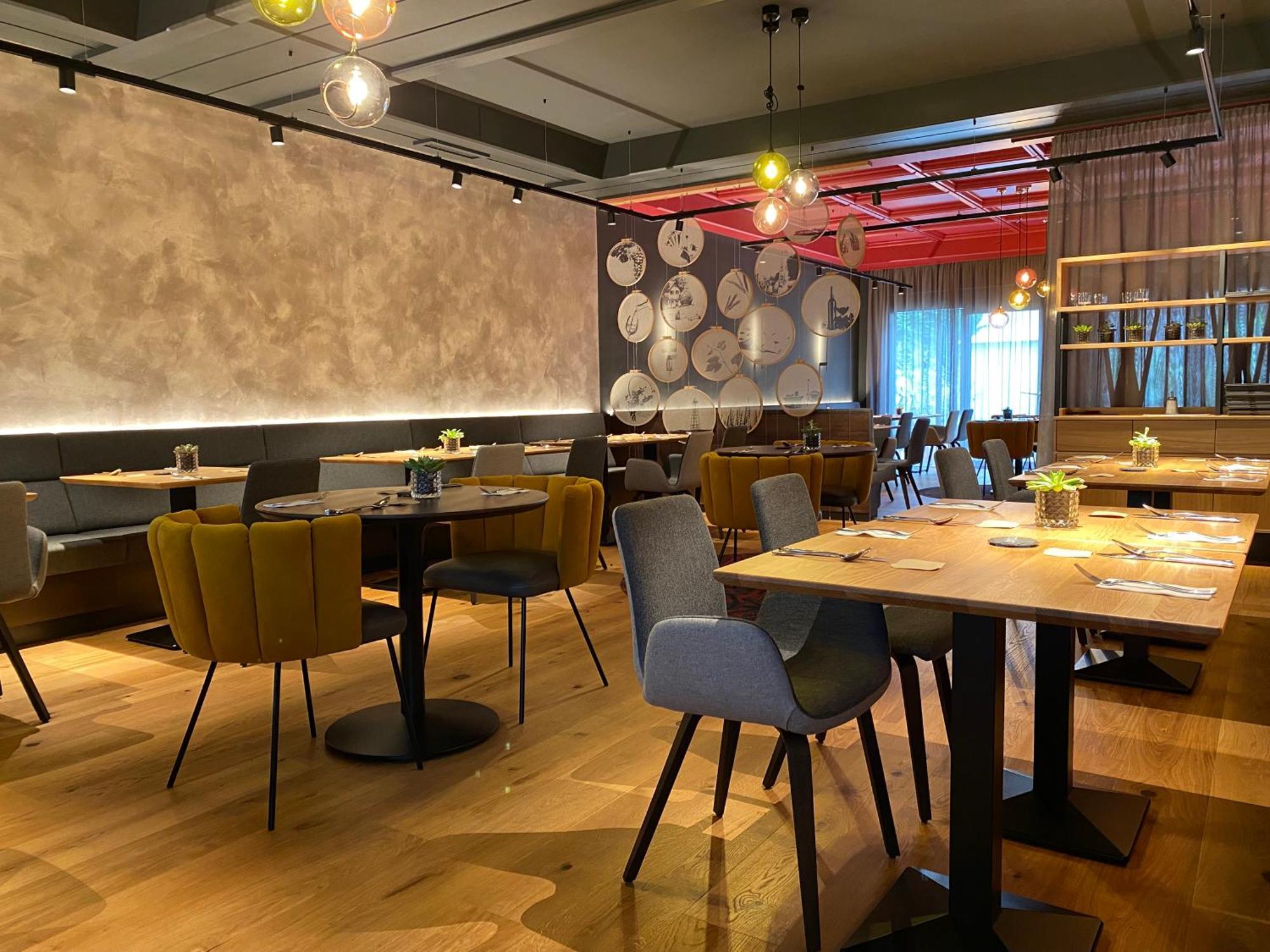 Hotel-Restaurant-Vinothek Felix Sommer Auersthal Kültér fotó