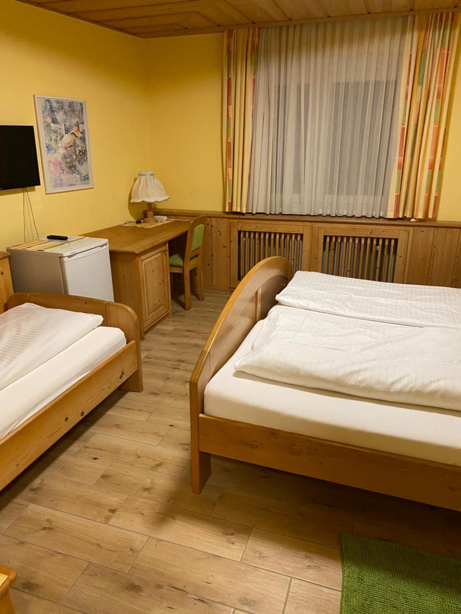 Hotel-Restaurant-Vinothek Felix Sommer Auersthal Kültér fotó