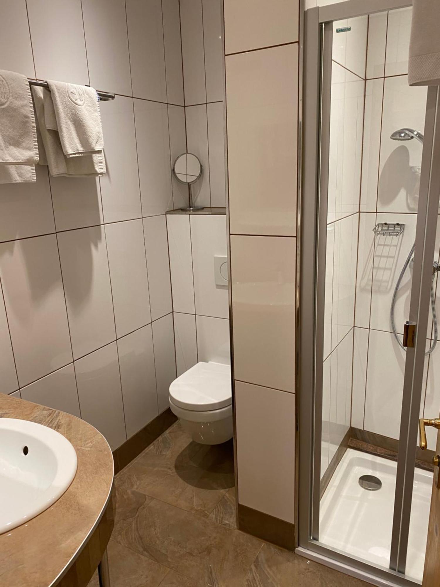 Hotel-Restaurant-Vinothek Felix Sommer Auersthal Kültér fotó